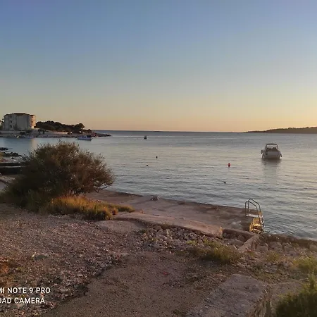 Kanica Seaside Roko 10 M From Sea Apartman *