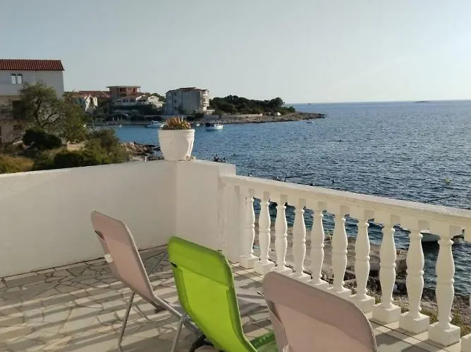 Kanica Seaside Roko 10 M From Sea Apartman Sevid